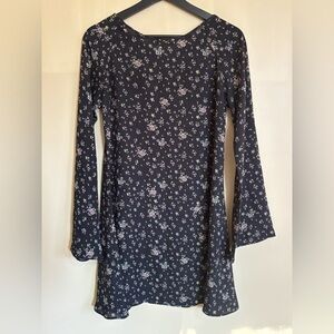 Missguided| Flowy Black & Pink Floral Mini Dress with Long Bell Sleeves, Sz 4